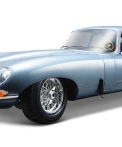 Burago 1/18 Jaguar E Coupe 1961 Diecast Model