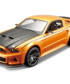 Maisto 1/24 Ford Mustang Street Racer Diecast Model Kit