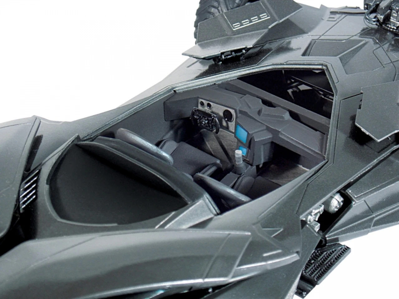 Moebius Models 1/25 Batman Vs Superman Batmobile 3 Moebius Models 1/25 Batman Vs Superman Batmobile - Image 3
