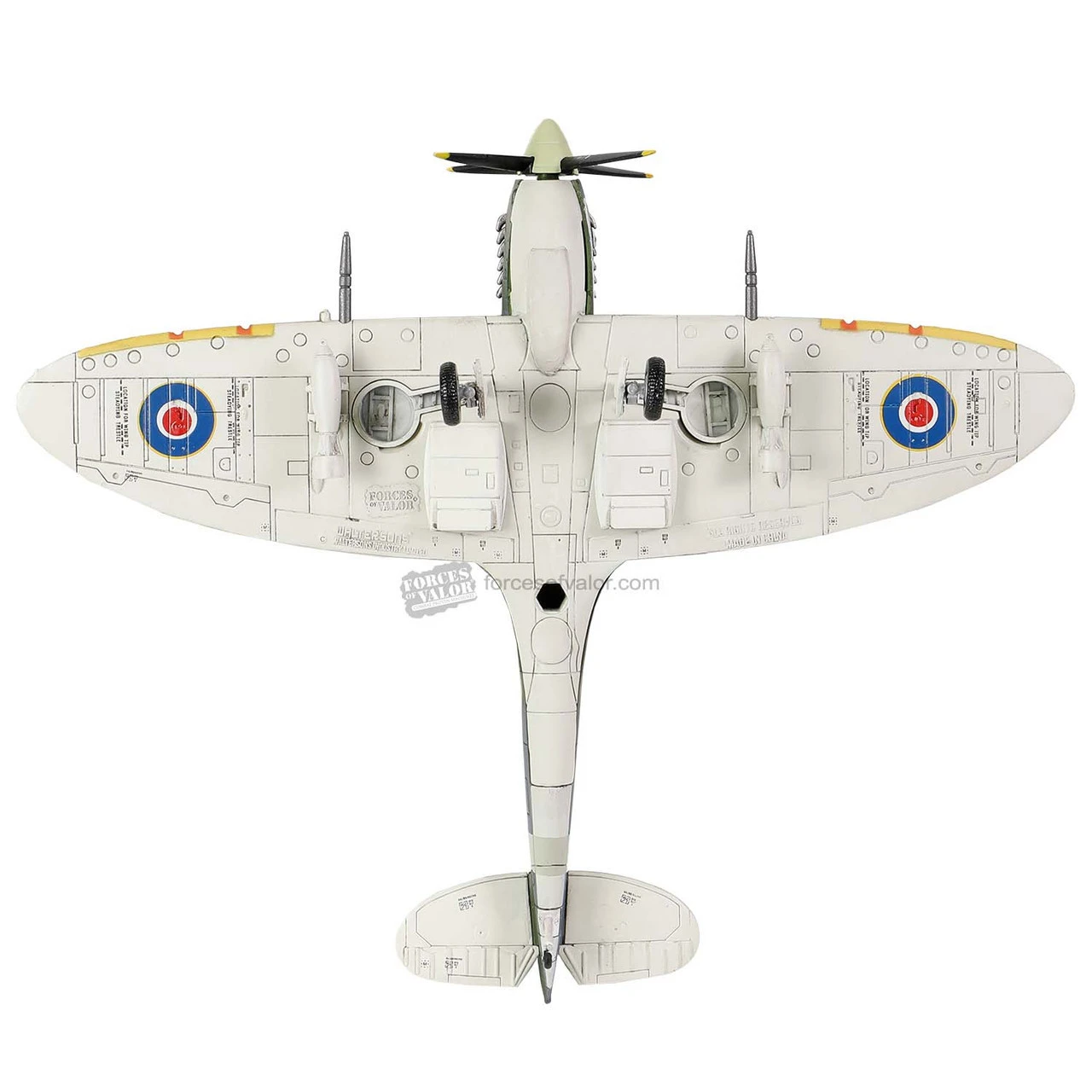 Forces Of Valor 1/72 Supermarine Spitfire Mk.IX MK 210 Diecast Model 4 Forces Of Valor 1/72 Supermarine Spitfire Mk.IX MK 210 Diecast Model - Image 4
