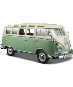Maisto 1/24 Volkswagen Samba Van Green Diecast Model