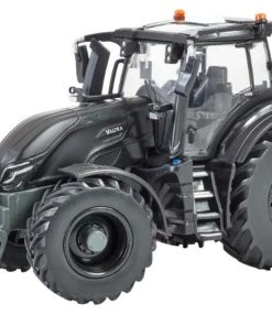 Britains 1/32 New Valtra