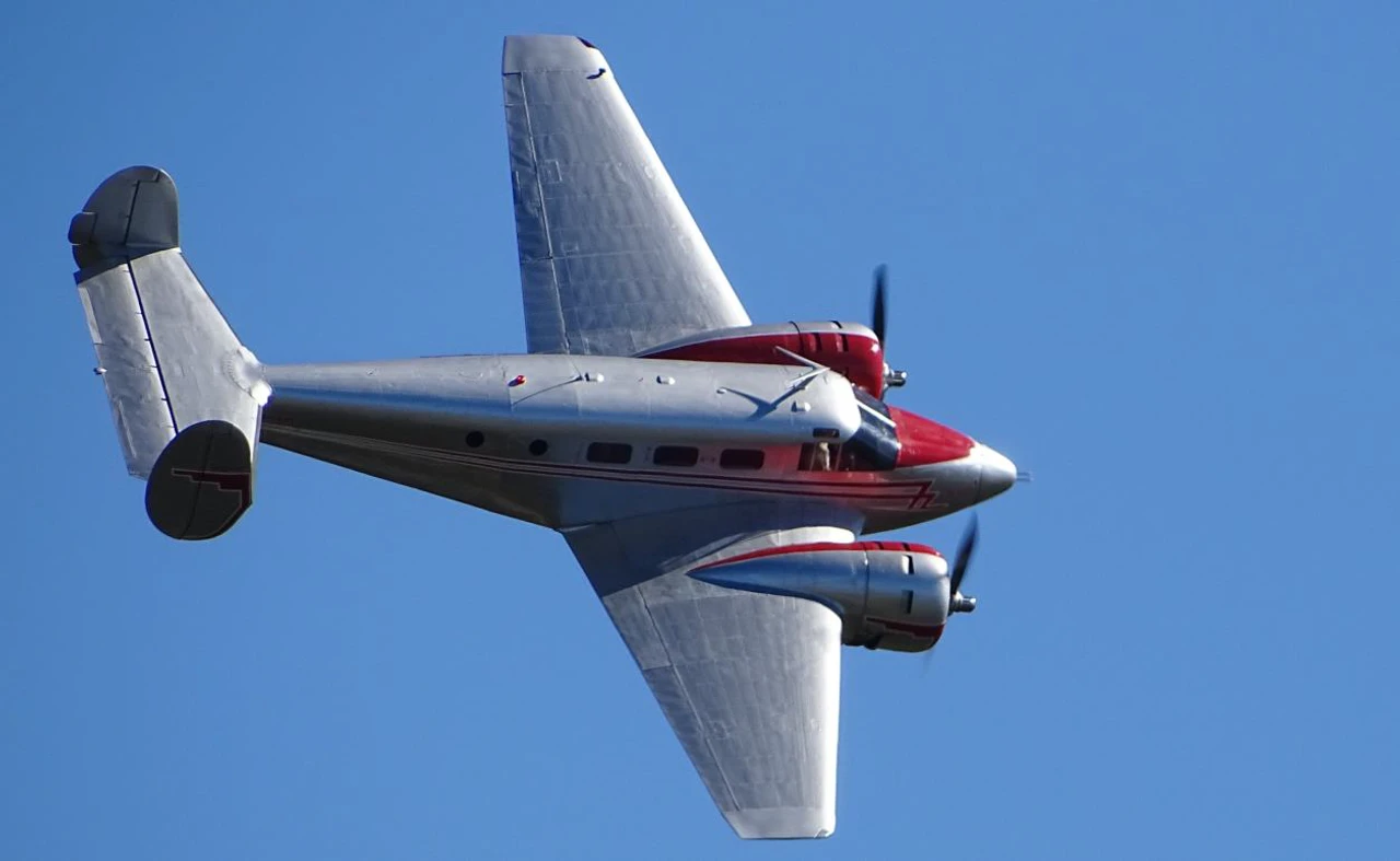 Revell 1/48 Beechcraft Model 18 Model Kit 1 Revell 1/48 Beechcraft Model 18 Model Kit